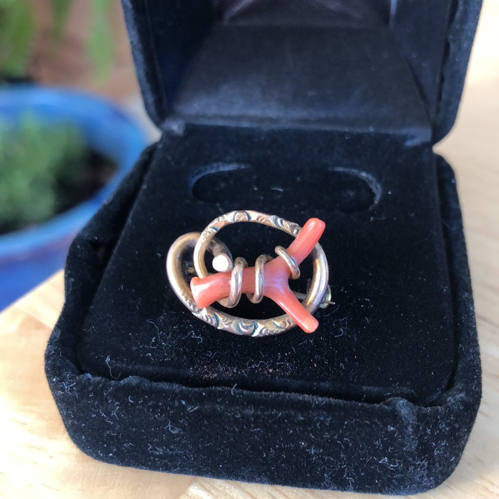 Victorian Coral Gold Love Knot - Picture 6 of 17